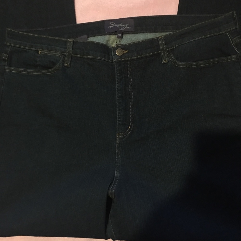 NWOT Women’s Plus Size Jeans Size 24W